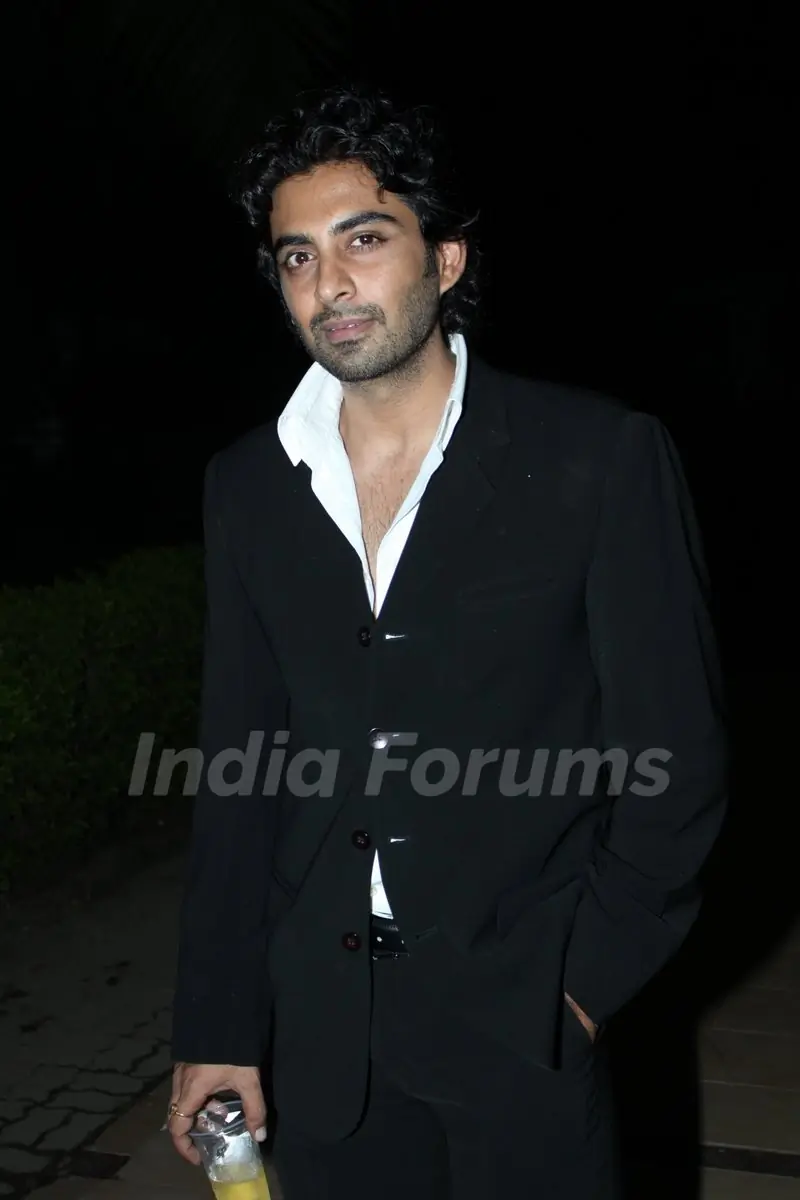 Rohit Khurana at B'day party of fashion choreographer Shakir Shaikh at Mud Island,Mumbai