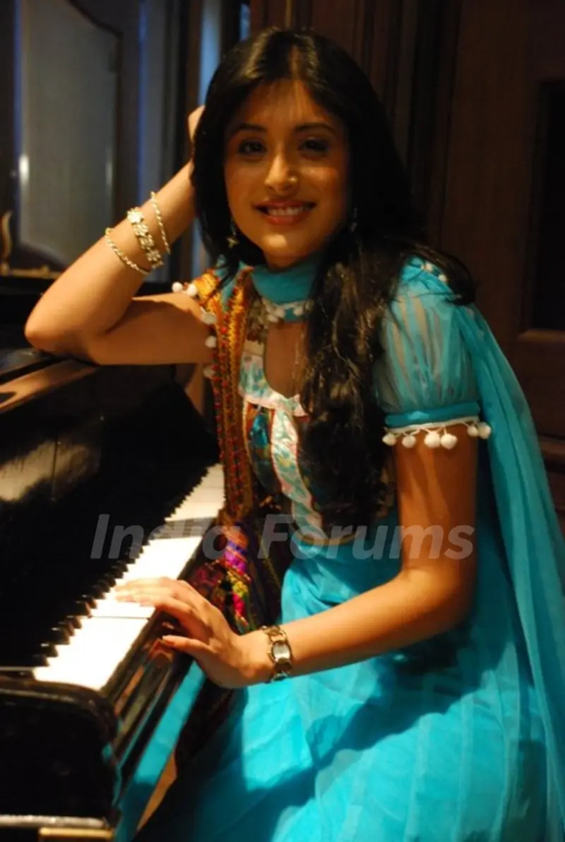 Kritika Kamra as Arohi