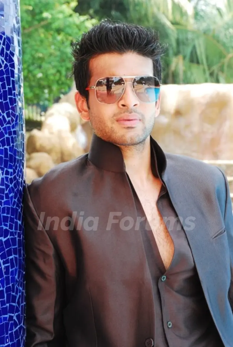 Karan Kundra as Arjun