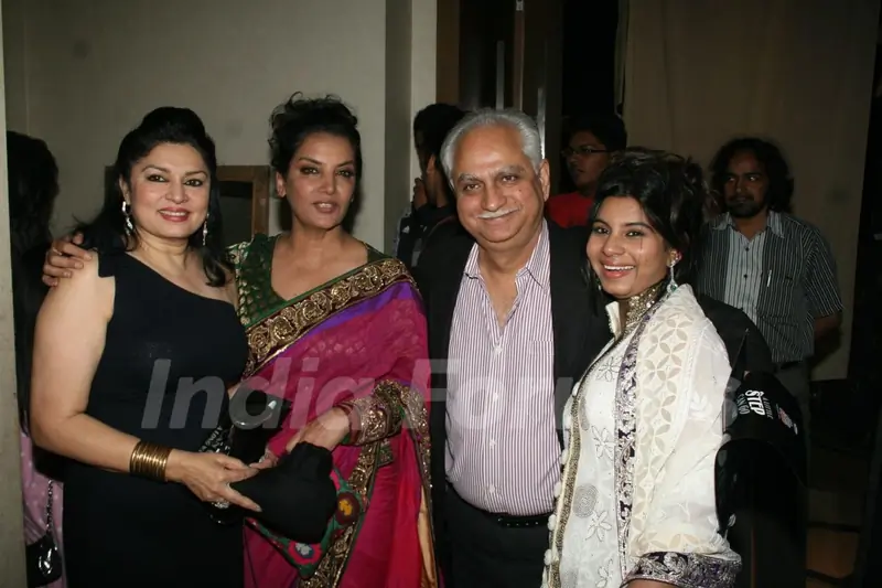 Ramesh and Kiran Sippy with Shabana Azmi's charity show 'Mizwan Sonnets in fabric'