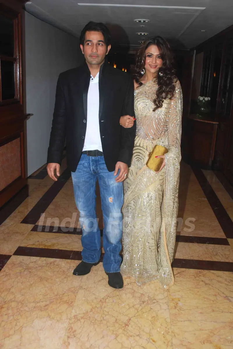 Amrita Arora with her hubby in Sameer Soni and Neelam's wedding reception
