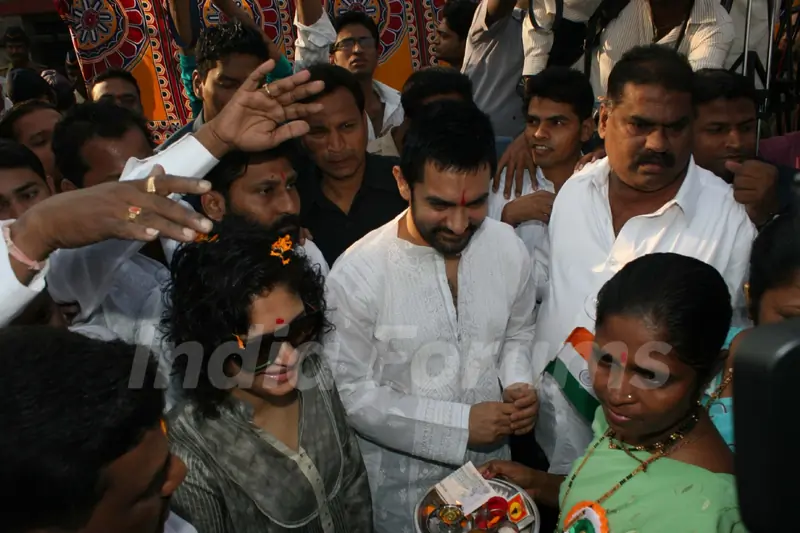 Aamir and Kiran celebrate Republic Day at Dhobi Ghat in Mumbai