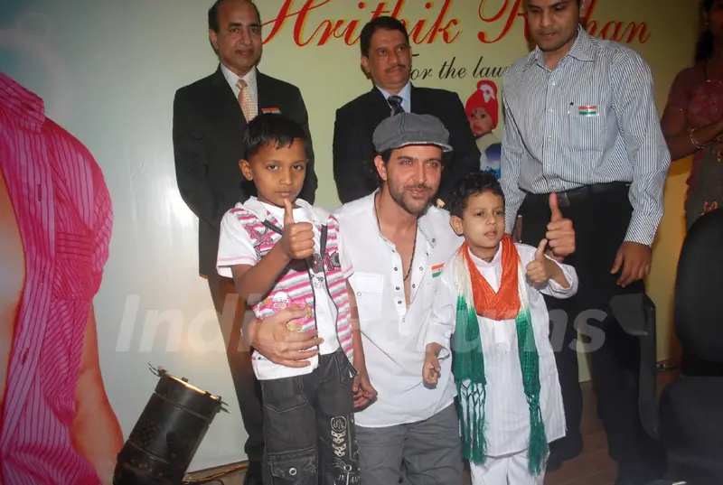 Hrithik Roshan at the launch of 'Save a heart' campaign by SevenHills