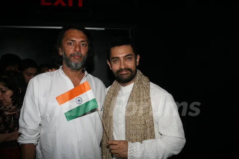 Aamir Khan and Rakeysh Omprakash Mehra at 'Rang De Basanti' team celebrates its 5th year