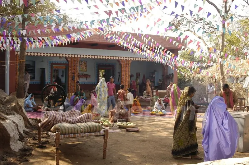 Still from tv show Phulwa