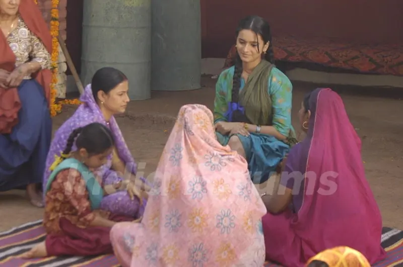 Still from tv show Phulwa