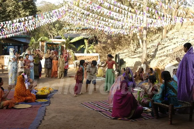 Still from tv show Phulwa