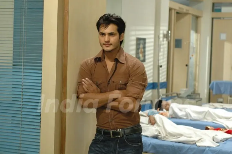 Ravi Bhatia in Hamaari Beti Raaj Karegi