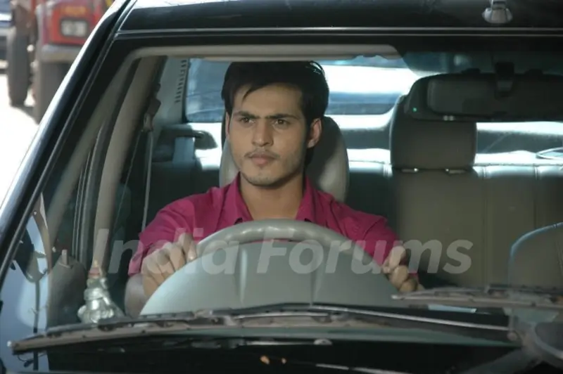 Ravi Bhatia in Hamaari Beti Raaj Karegi