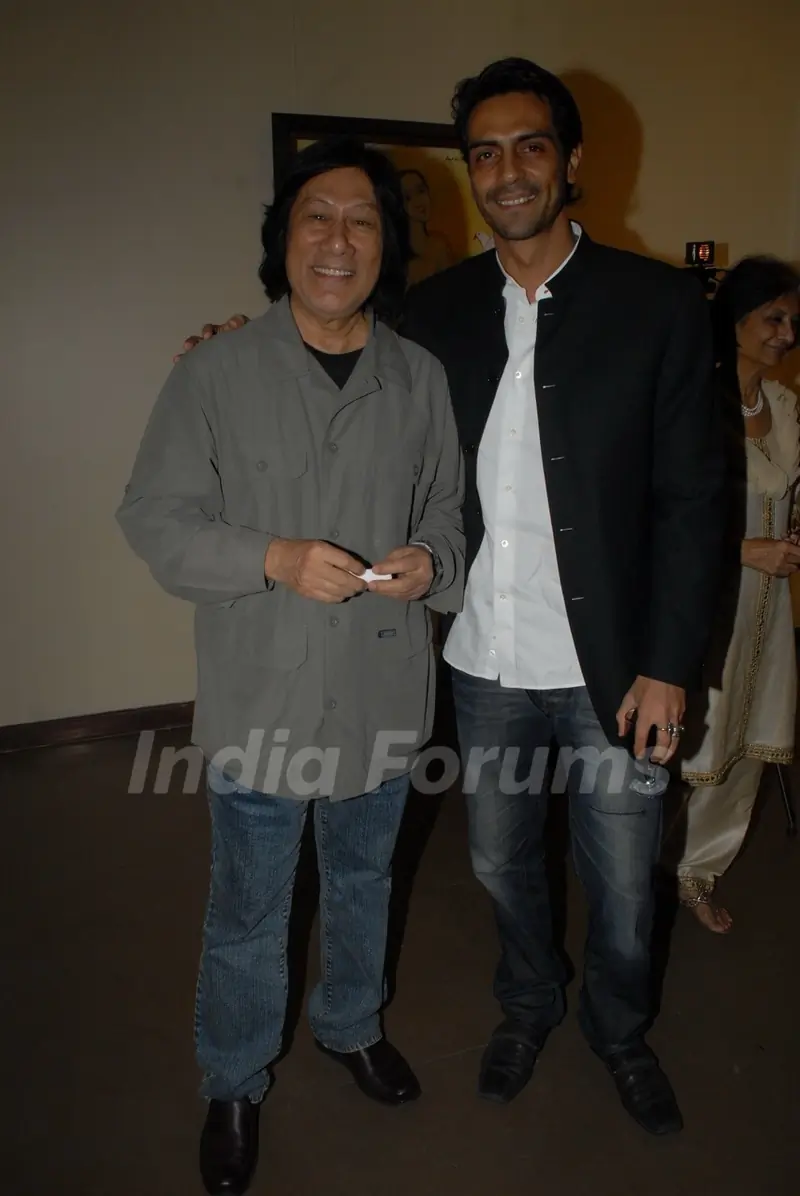 Arjun Rampal at ‘Resonance’ group show at Art Musings Gallery