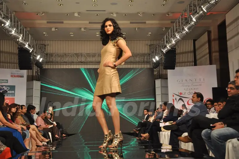 Models walk the ramp for Gitanjali Cyclothon Fashion Show 2011