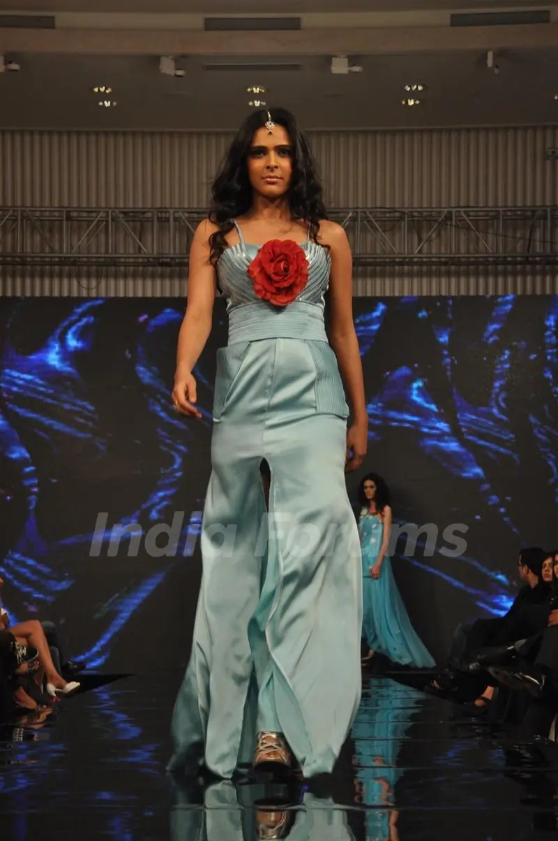 Models walk the ramp for Gitanjali Cyclothon Fashion Show 2011