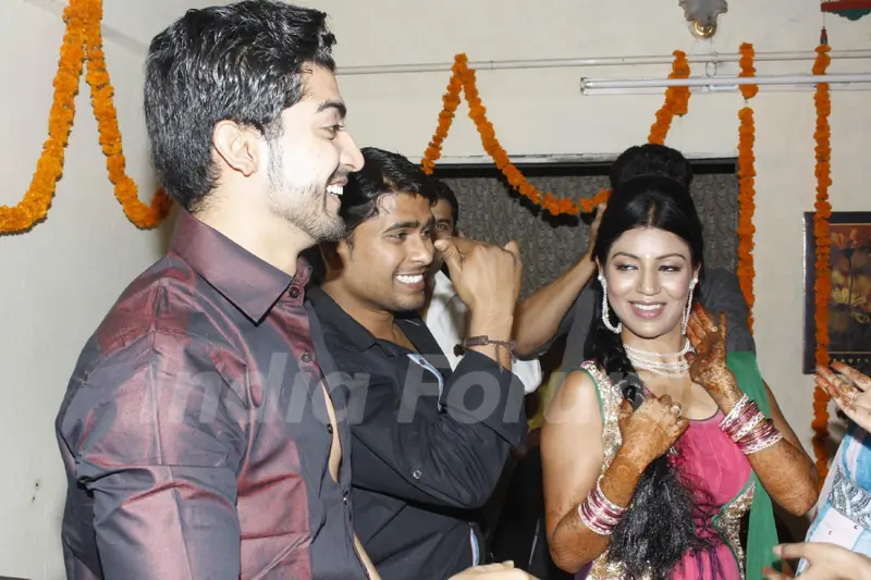 Debina & Gurmeet Celebrate their mehendi ceremony