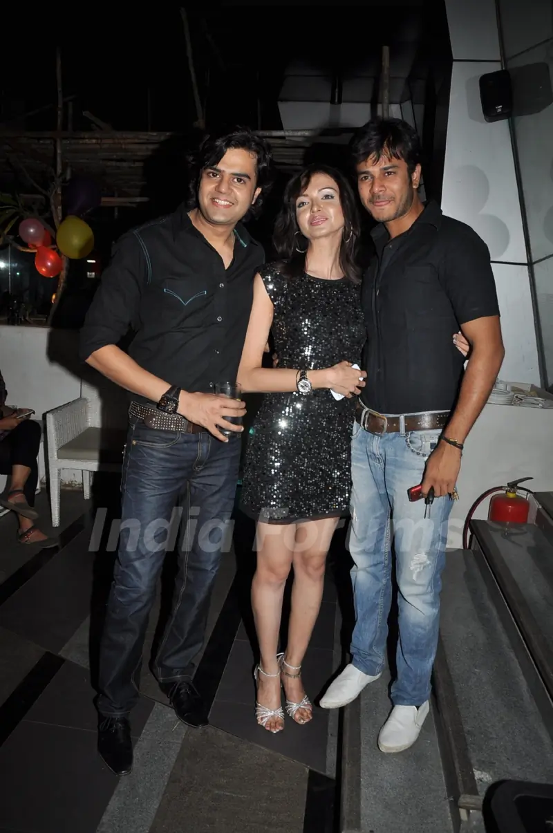 Jay Soni and Manish Paul with Parul Chaudhry birthday bash