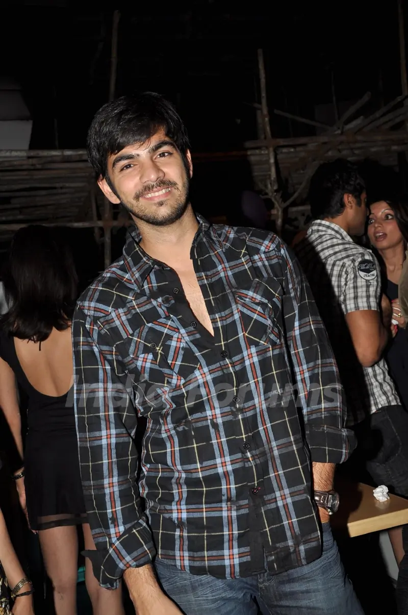 Karan V Grover at Parul Chaudhry birthday bash