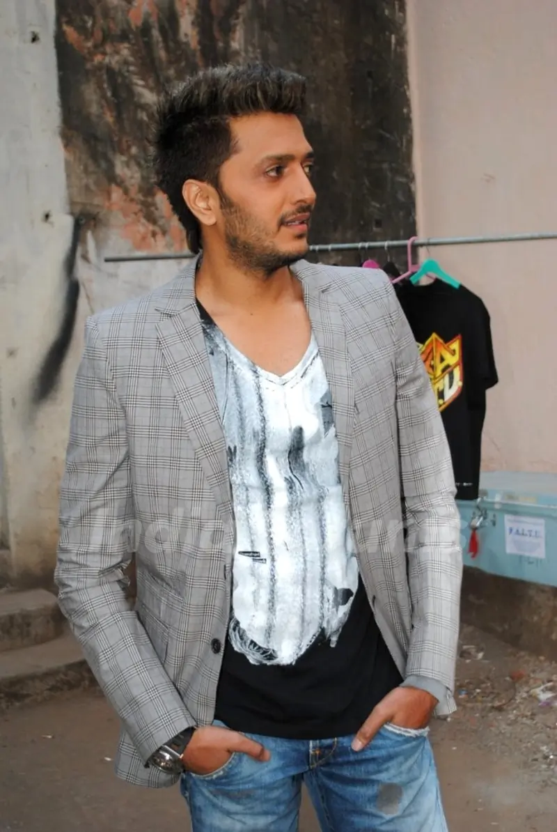 F.A.L.T.U movie actor Ritesh Deshmukh on the sets of Jhalak Dikhla Jaa at Filmistan