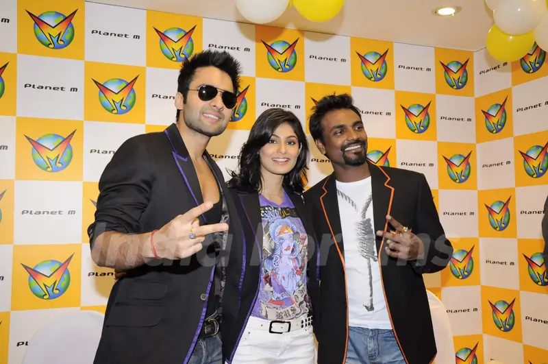 Jackky Bhagnani, Remo Dsouza and Pooja Gupta at F.A.L.T.U film music launch at Planet M, Mumbai