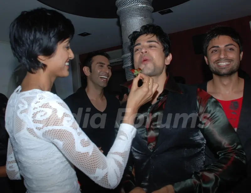 Jessy Randhawa at Piyush Sachdev birthday bash -A rocking affair