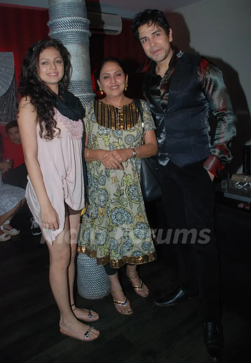 Drashti Dhami and Anju Mahendroo at Piyush Sachdev birthday bash -A rocking affair