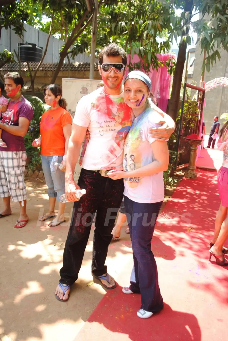 Deepshikha and Kaishav Arora at Ekta, Sanjay and Kiran Bawa's Holi Party at Versova