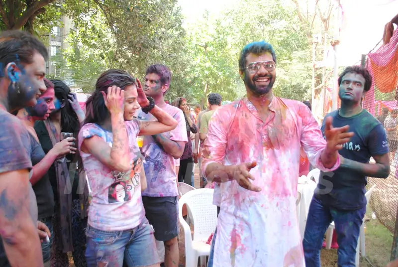 Anchal Kumar & Shabbir Ahluwalia at Ekta, Sanjay and Kiran Bawa's Holi Party at Versova