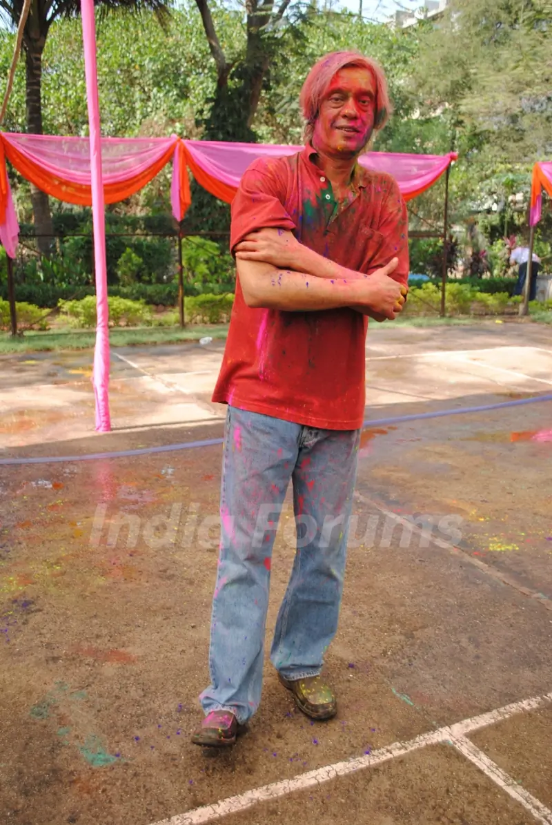 Sudhir Mishra at Ekta Kapoor, Sanjay Gupta and Kiran Bawa's Holi Party at Versova