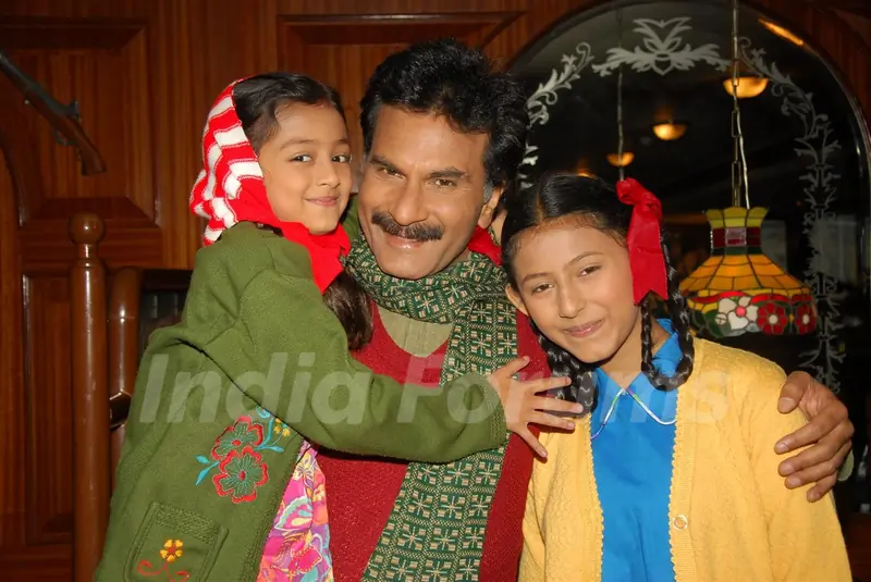Pavan Malhotra with Richa and Shruti at Press Conference of Zee Tv new show 'Chhoti Si Zindagi'