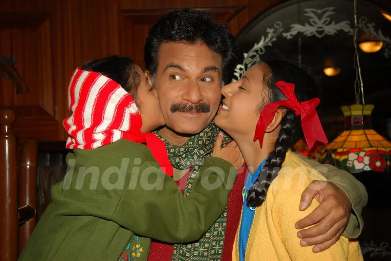 Pavan Malhotra with Richa and Shruti at Press Conference of Zee Tv new show 'Chhoti Si Zindagi'