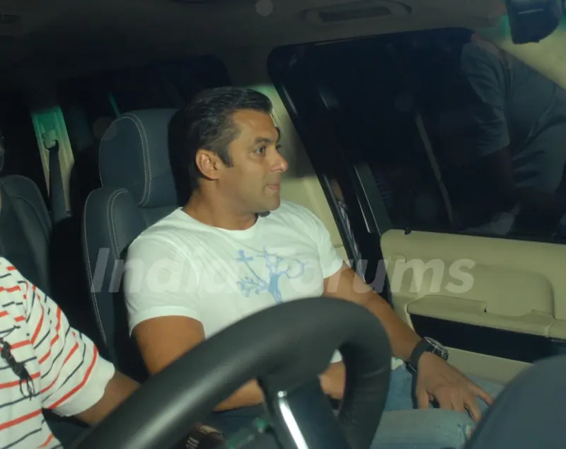 Salman Khan at Nikhil Dwivedi's wedding Reception party at Escobar