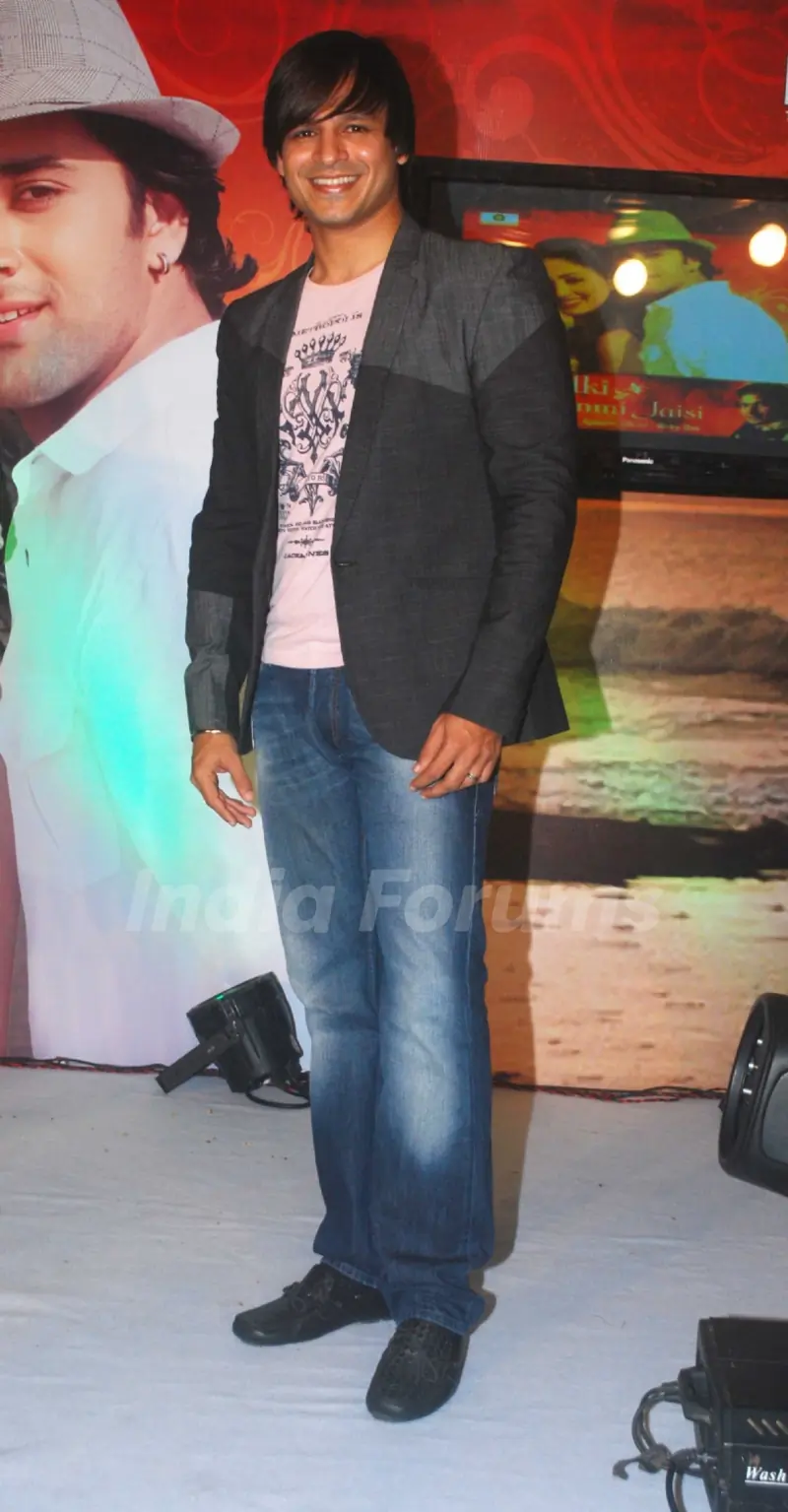Vivek Oberoi launch singer Apoorv's album Ek Ladki, Shabnami Jaisi