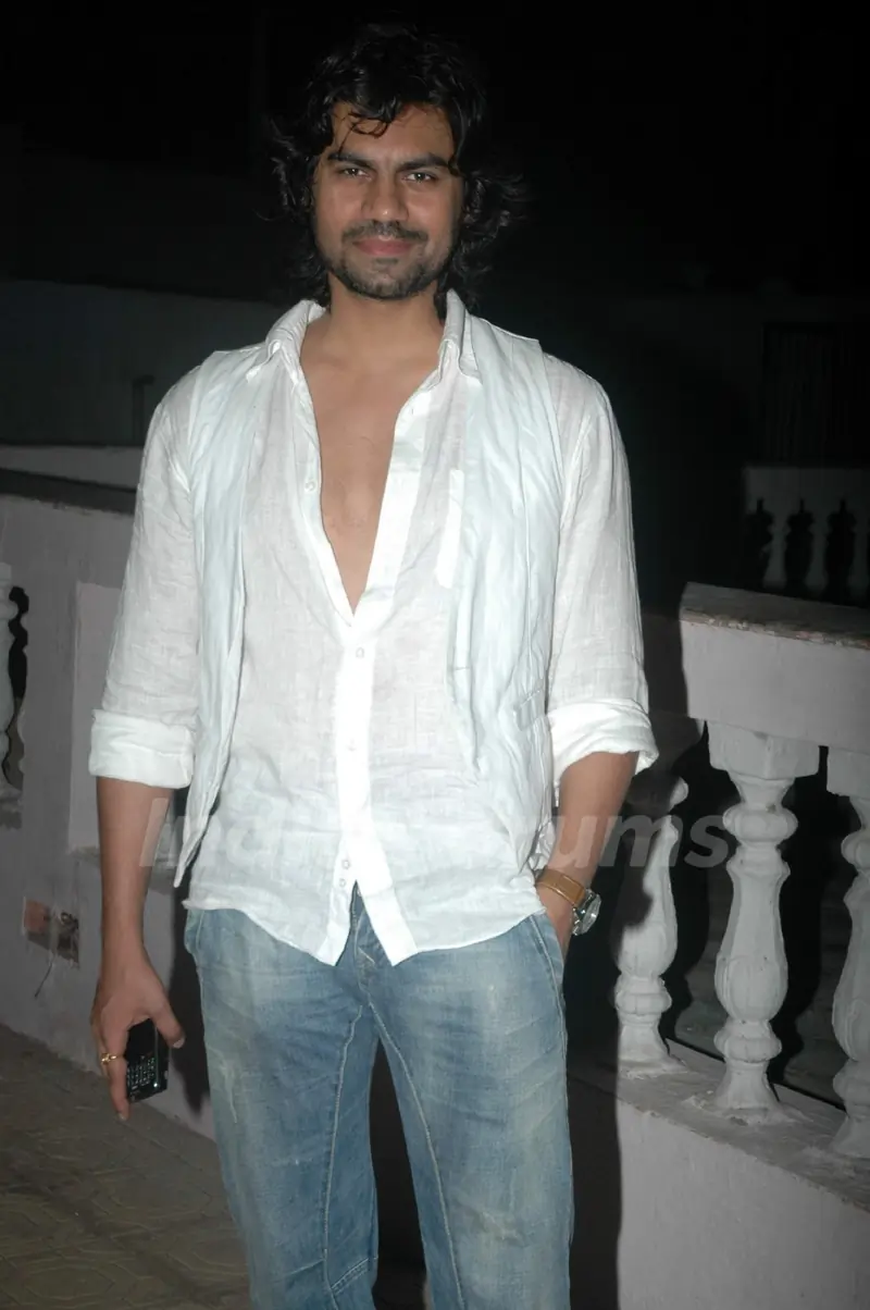 Gaurav Chopra at Debina Bonnerjee bday bash at Madh with Retro Theme