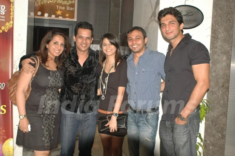 Manish Raisinghani, Rucha Gujrati at 'Rang Badalti Odhani' celebrates 300 episodes