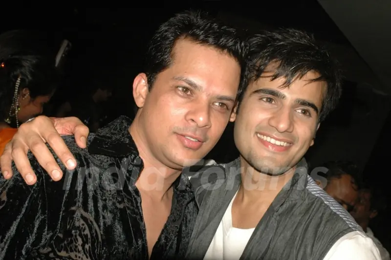 Karan Tacker at 'Rang Badalti Odhani' celebrates 300 episodes