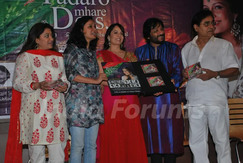 Jagit Singh and Roopkumar Rathod release Manesha Agarwal's album at parel. .