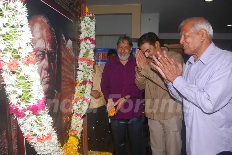 Dara and Vindoo Dara Singh at Dada Saheb Phalke Awards