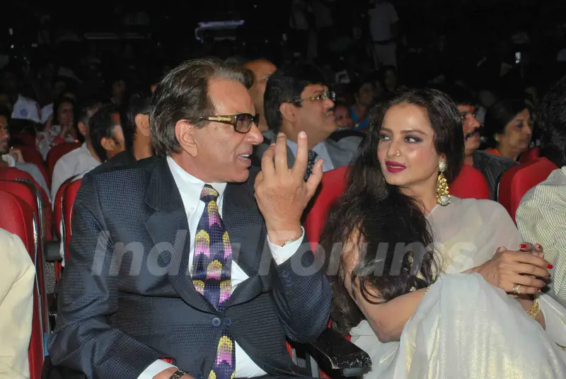 Dharmendra and Rekha at Dadasaheb Phalke Awards in Bhaidas Hall on 3rd May 2011. .