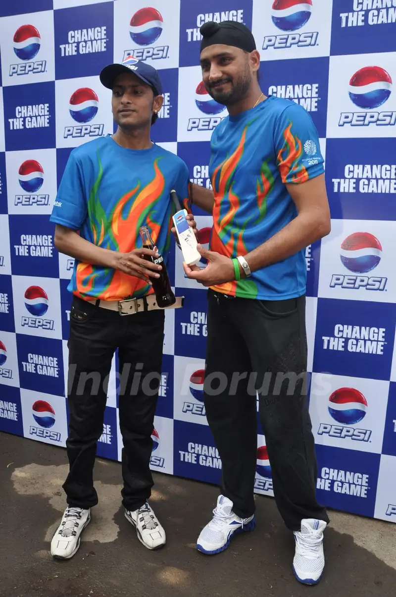 Harbhajan Singh Pepsi promo event at Wankhede