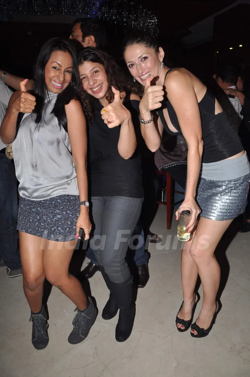 Sambhavna Seth and Kashmira Shah at Khatron Ke Khiladi bash hosted by Endemol at Grillopolis