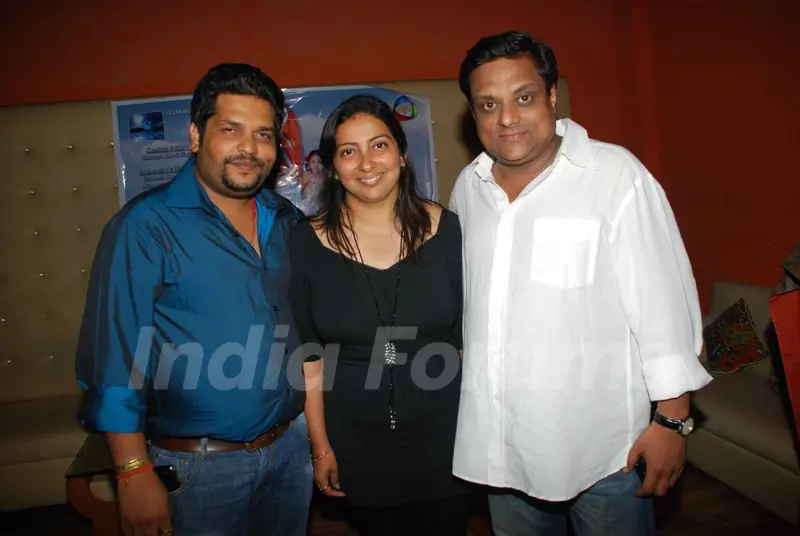 Santosh Singh, Rochelle Singh with Kamlesh Singh at Ss Se Sarsati launch party of Ocean Multimedia