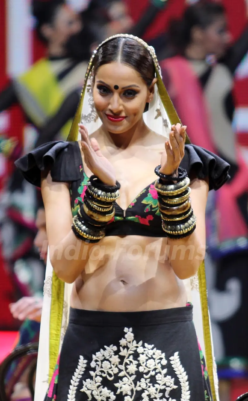 Bipasha Basu walked the ramp at IIFA Rocks