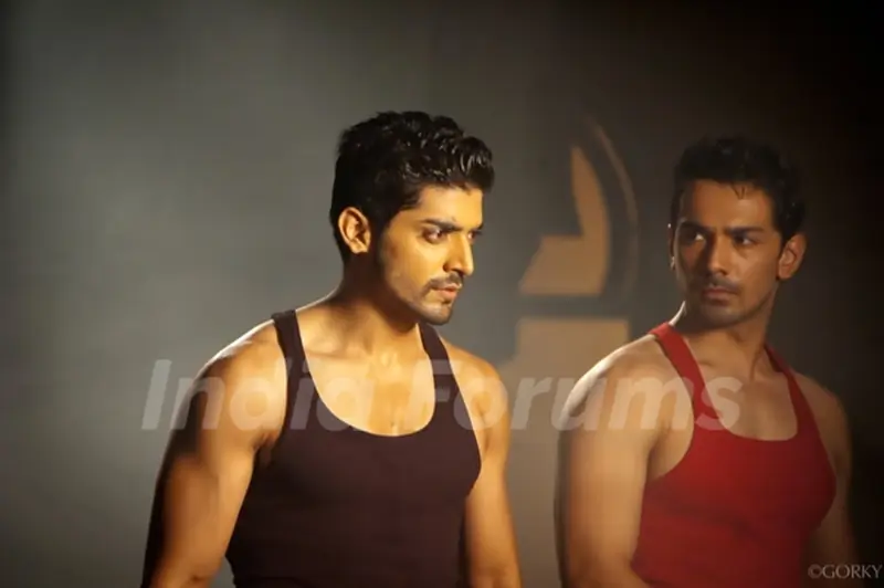 Gurmeet Choudhary and Abhinav Shukla from the show GHSP