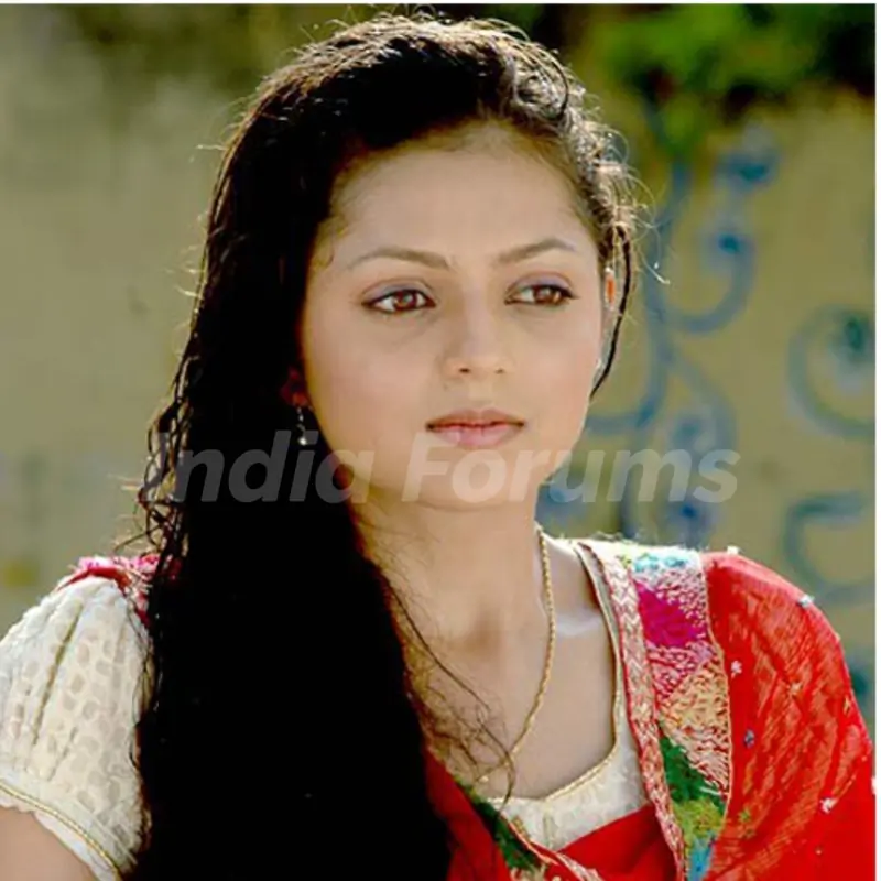 Drashti Dhami as Geet