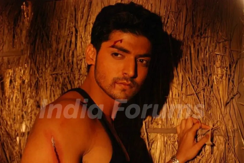 Gurmeet Choudhary as Maan on the sets of Geet Hui Sabse Parayi