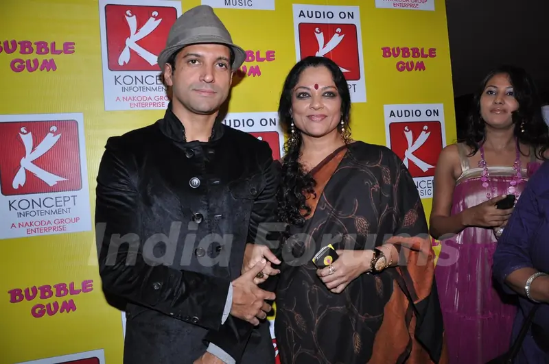 Tanvi Azmi and Farhan at premiere of movie 'Bubble Gum'