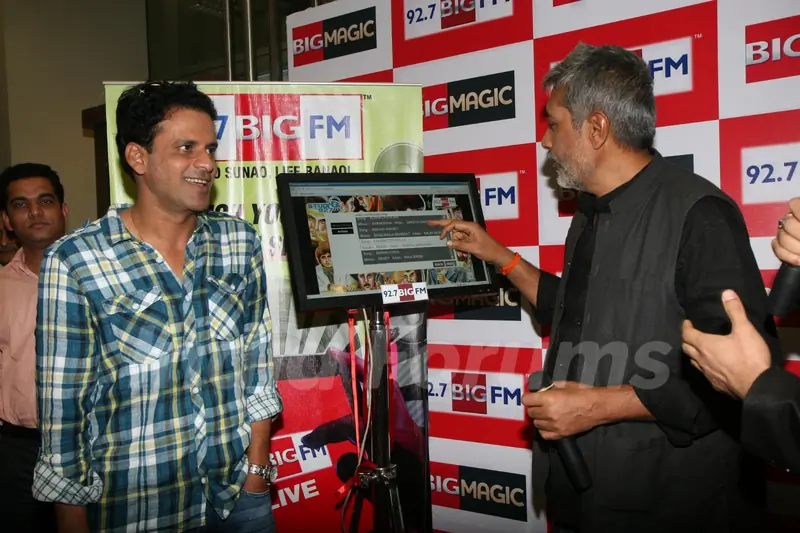 Prakash Jha and Manoj Bajpai at Aarakshan promotional event at Big FM