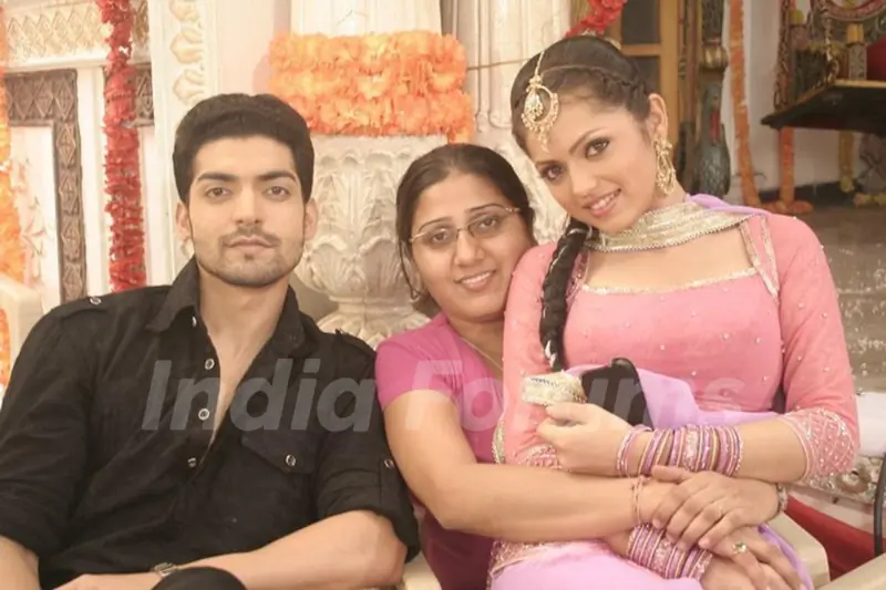 Drashti Dhami and Gurmeet off screen on the set of Geet Hui Sabse Parayi