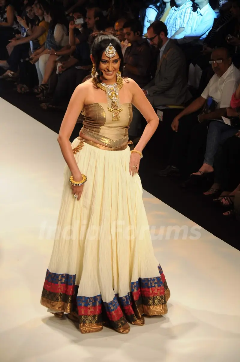 Models walk on the ramp for Dipti Amisha at IIJW 2011 show day 3. .