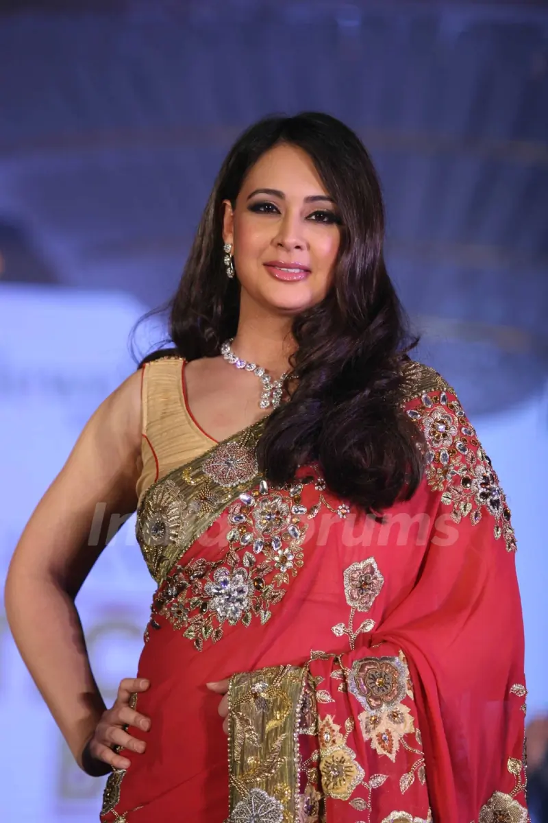 Sanjay Dutt, Bipasha Basu, Neha, Riya and Raima Sen grace the Gitanjali Bollywood Ticket nite at The Leela