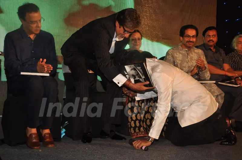Megastar Amitabh Bachchan unveils Nitin Desai's book at his 25th year celebrations at JW Marriott in Mumbai. .