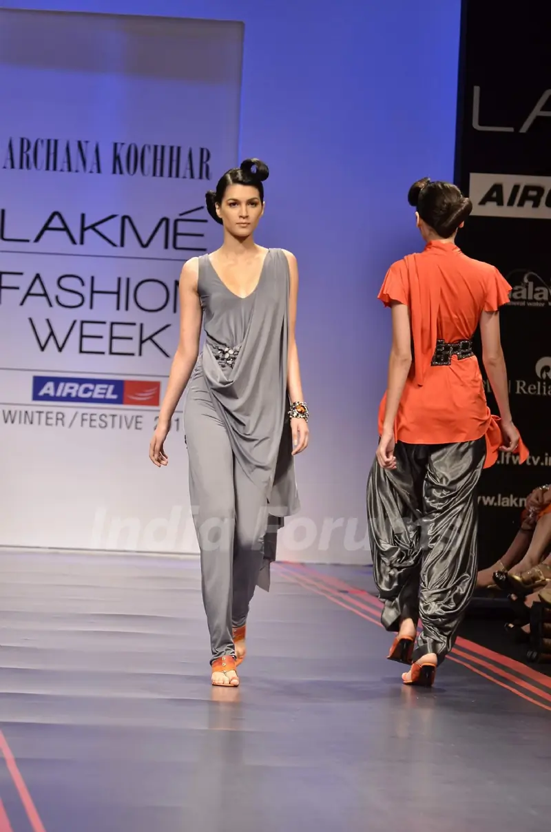 Model display the designer Archana Kochhar's collection during the first day of Lakme fashion week winter/festive 2011, in Mumbai. .